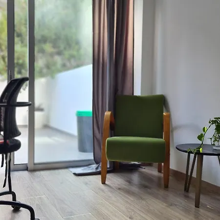 Апартаменты Tranquil Terrace Aglantzia